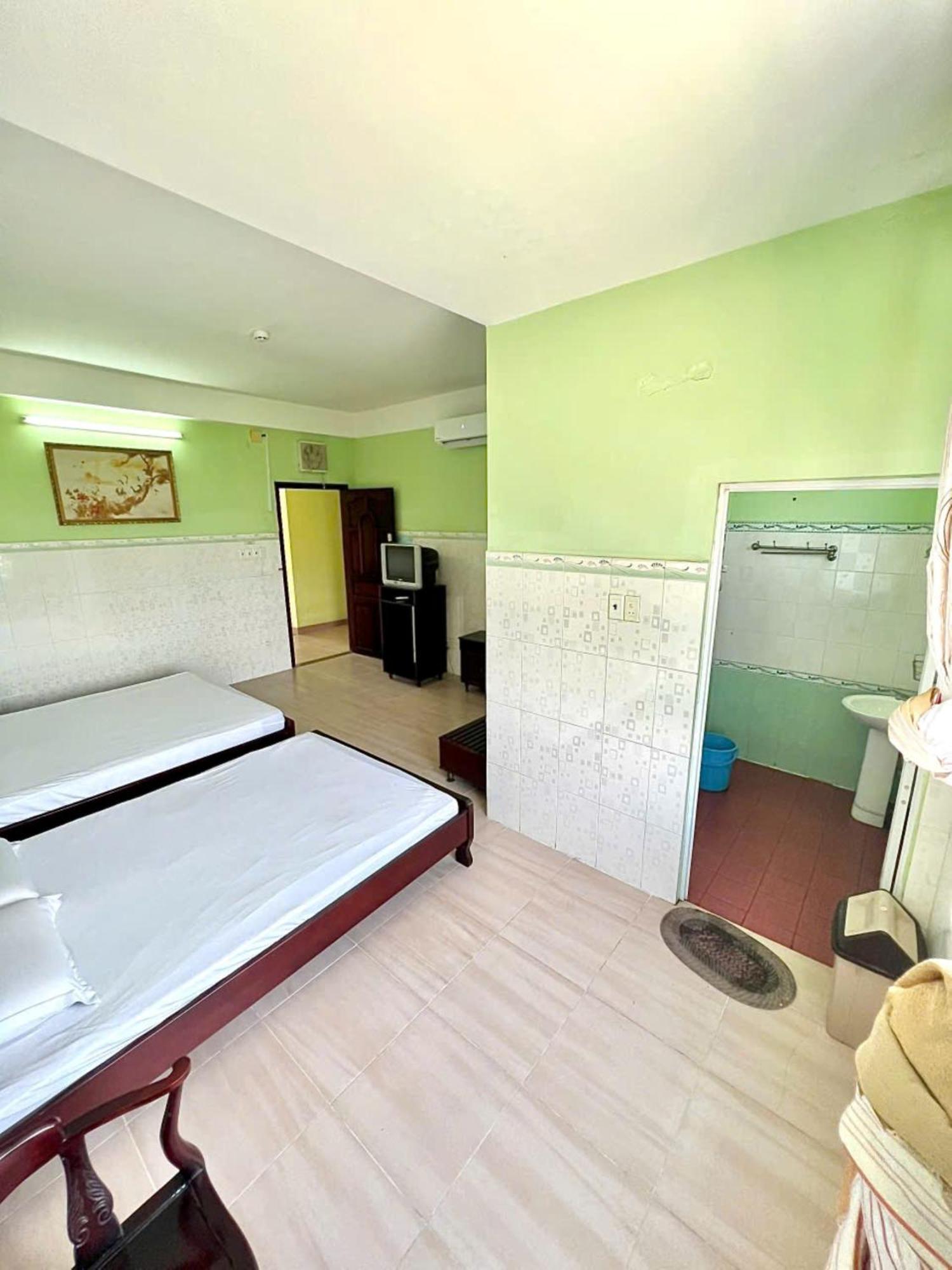 Phi Long 2 Hotel Thu Dau Mot Exterior foto