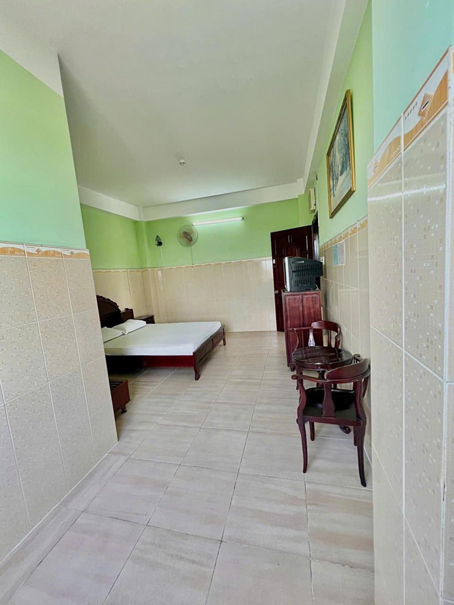 Phi Long 2 Hotel Thu Dau Mot Exterior foto